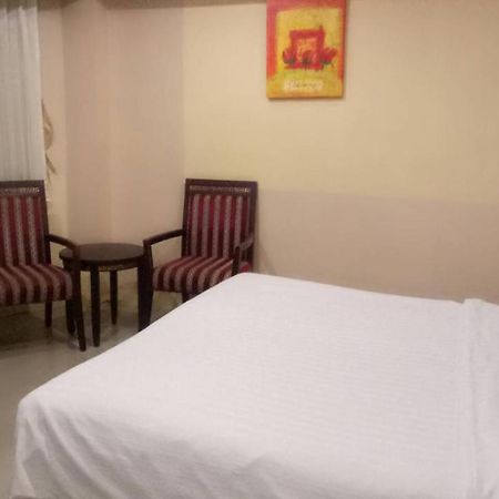 Lucky Palace Hotel Bangkok Zewnętrze zdjęcie