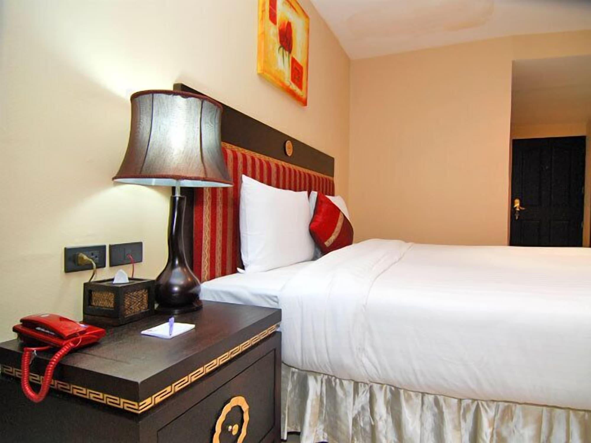 Lucky Palace Hotel Bangkok Zewnętrze zdjęcie