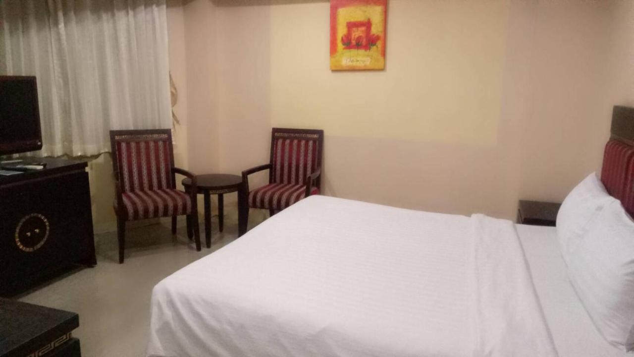 Lucky Palace Hotel Bangkok Zewnętrze zdjęcie