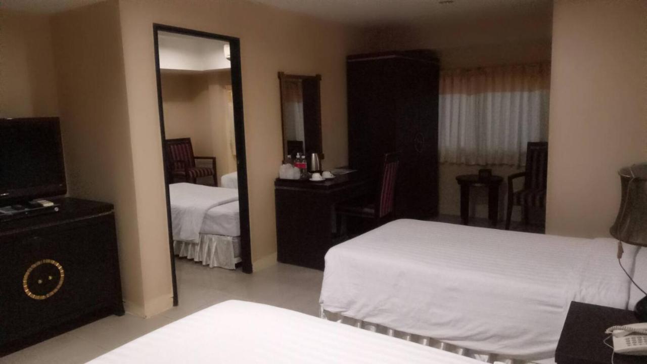 Lucky Palace Hotel Bangkok Zewnętrze zdjęcie