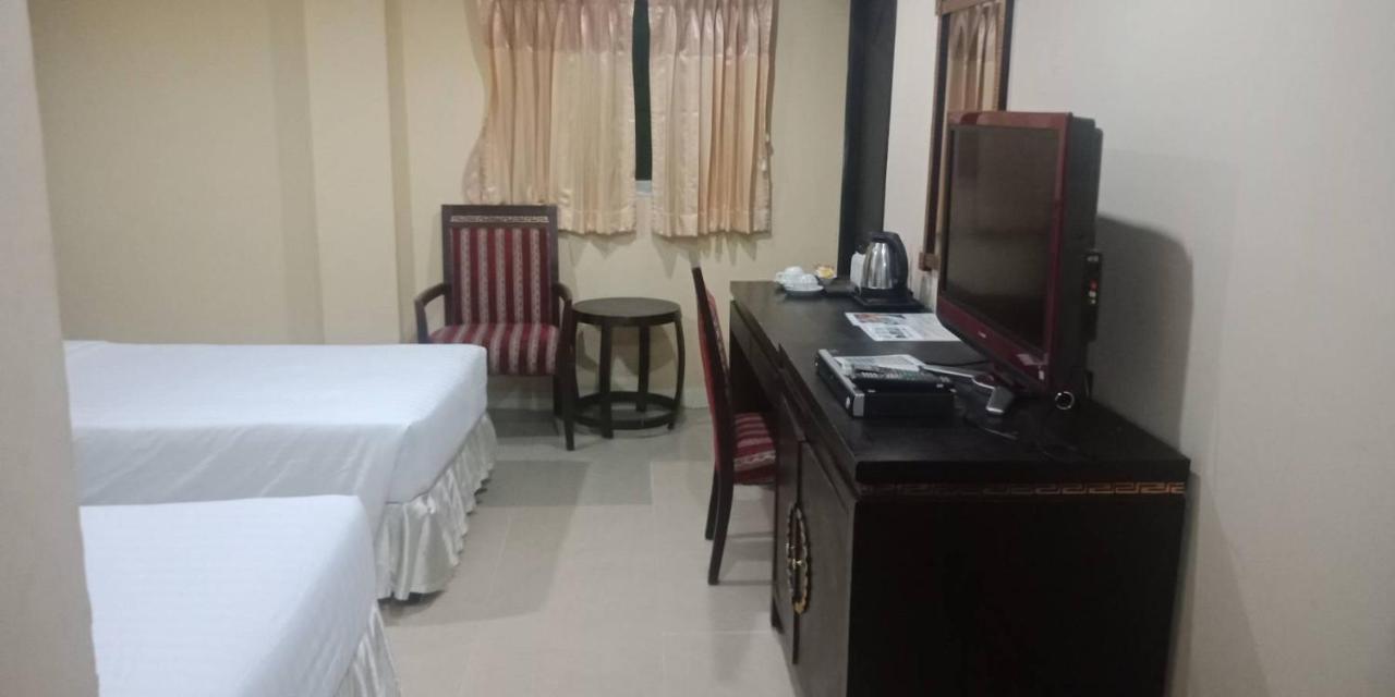 Lucky Palace Hotel Bangkok Zewnętrze zdjęcie